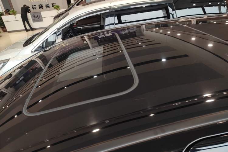 Used Honda Elysion 2022 2.0L eHEV Luxury Edition Roof