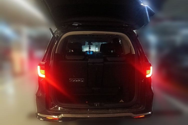 Used Honda Elysion 2022 2.0L eHEV Luxury Edition Trunk