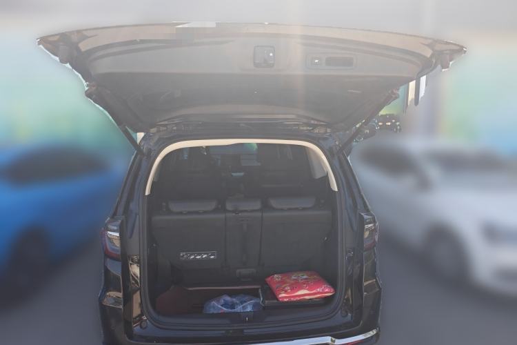 Used Honda Elysion 2022 2.0L eHEV Luxury Edition Trunk