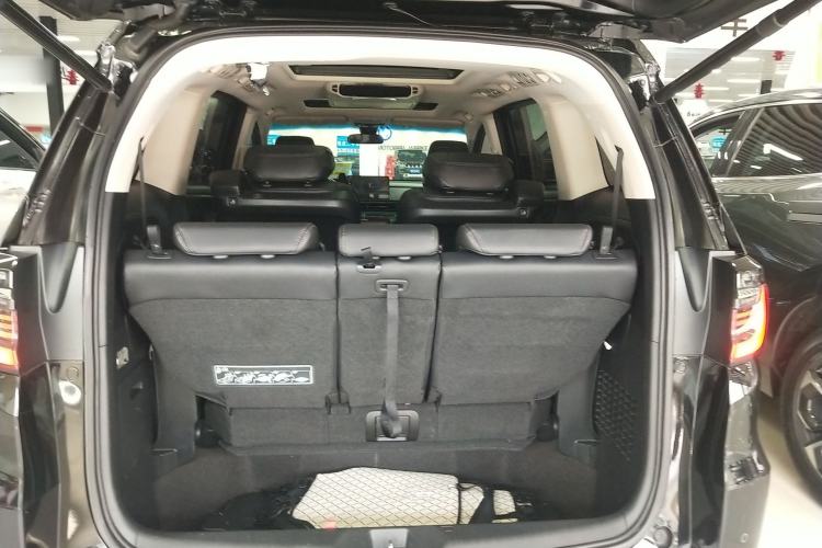 Used Honda Elysion 2022 2.0L eHEV Prestige Edition Trunk