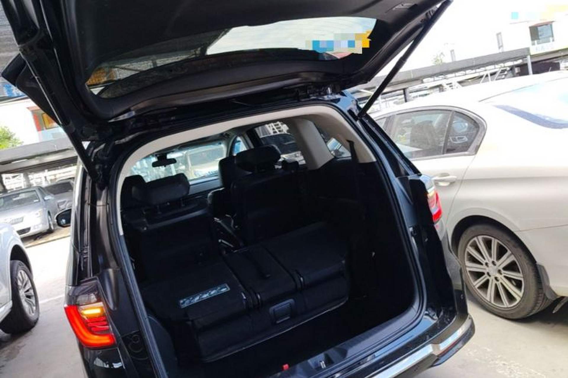 Used Honda Elysion 2022 2.0L eHEV Luxury Edition Trunk