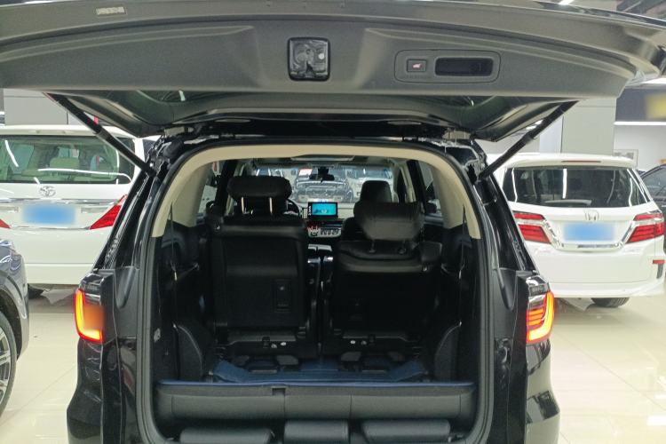 Used Honda Elysion 2022 2.0L eHEV Prestige Edition Trunk