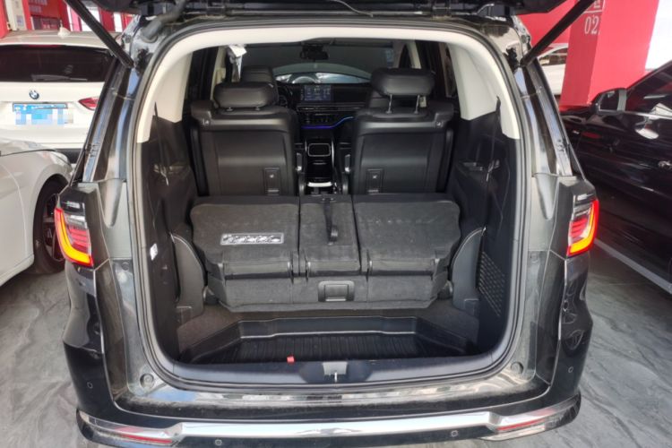 Used Honda Elysion 2022 2.0L eHEV Luxury Edition Trunk