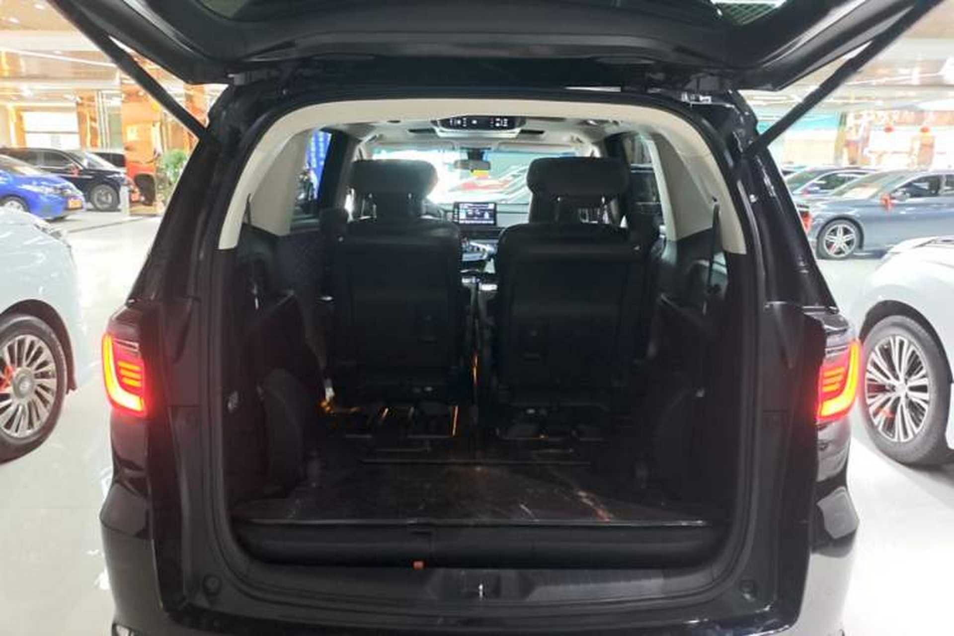 Used Honda Elysion 2022 2.0L eHEV Luxury Edition Trunk