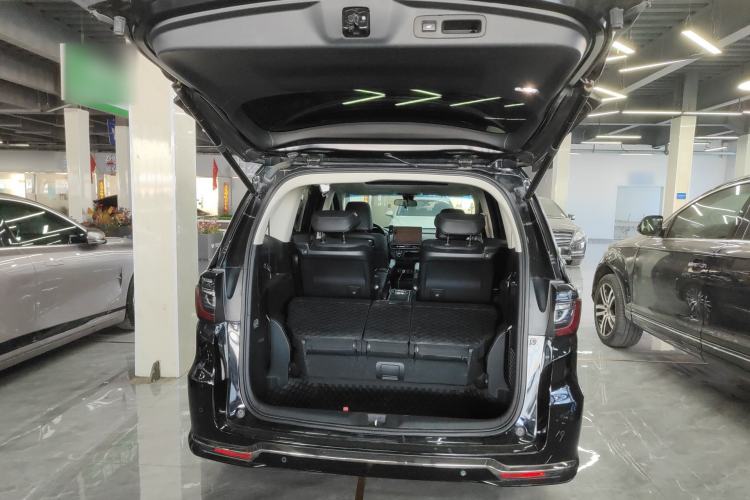 Used Honda Elysion 2022 2.0L eHEV Luxury First Edition Trunk