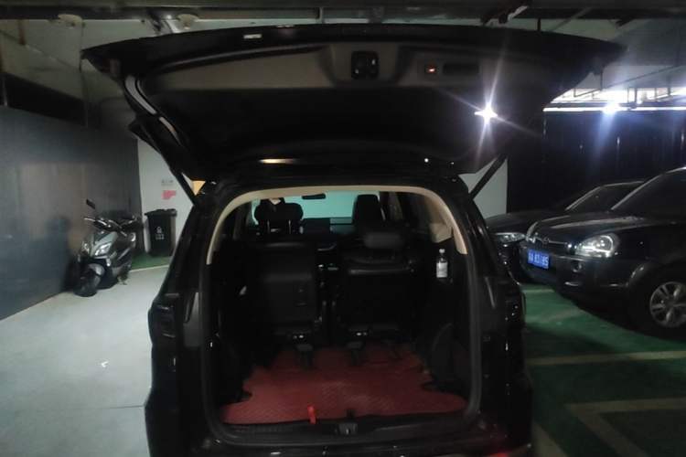 Used Honda Elysion 2022 2.0L eHEV Luxury Edition Trunk