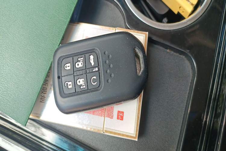 Used Honda Elysion 2022 2.0L eHEV Prestige Edition Vehicle Key