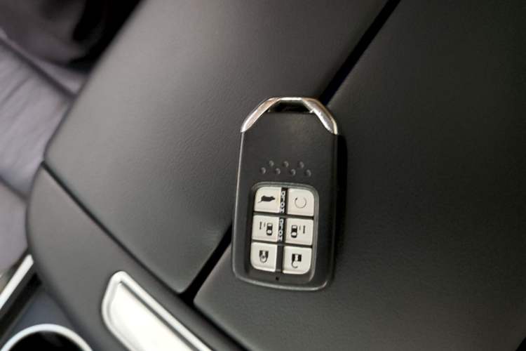 Used Honda Elysion 2022 2.0L eHEV Luxury Edition Vehicle Key