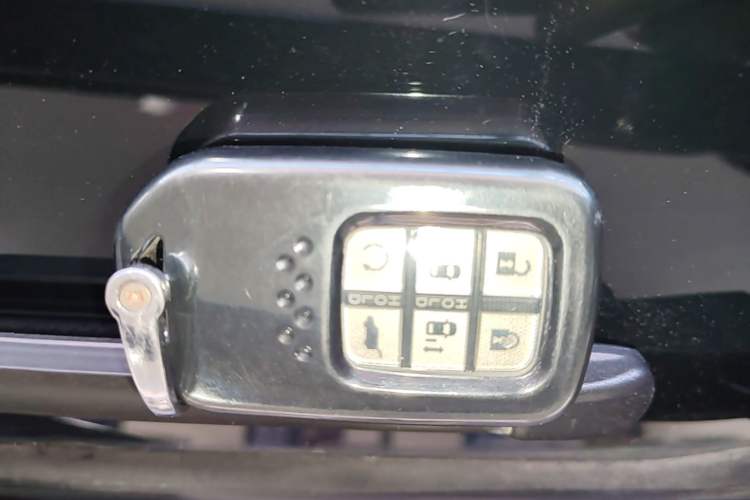 Used Honda Elysion 2022 2.0L eHEV Comfort Version Vehicle Key