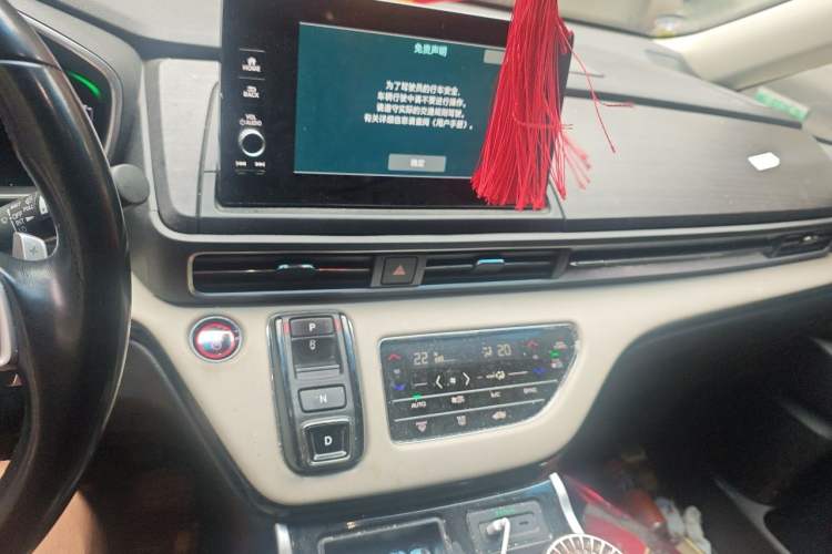 Used Honda Elysion 2022 2.0L eHEV Luxury Edition Audio And AC Panel