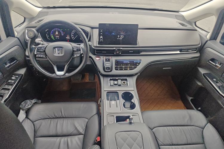Used Honda Elysion 2022 2.0L eHEV Luxury First Edition Center Console