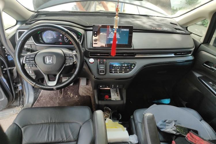 Used Honda Elysion 2022 2.0L eHEV Luxury First Edition Center Console