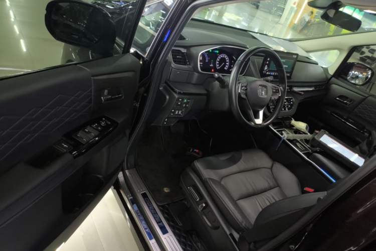 Used Honda Elysion 2022 2.0L eHEV Luxury Edition Driver Seat