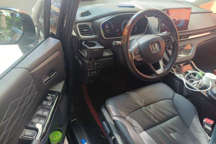 Used Honda Elysion 2022 2.0L eHEV Luxury Edition Driver Seat