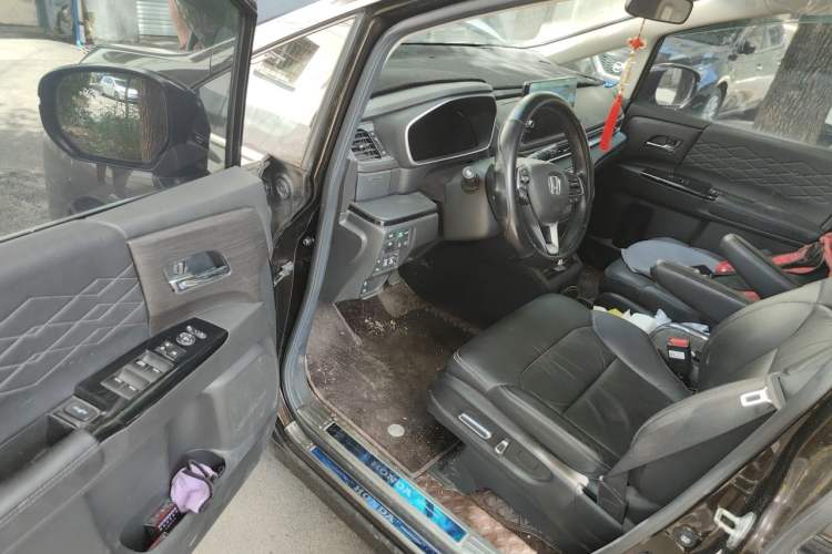 Used Honda Elysion 2022 2.0L eHEV Luxury First Edition Driver Seat