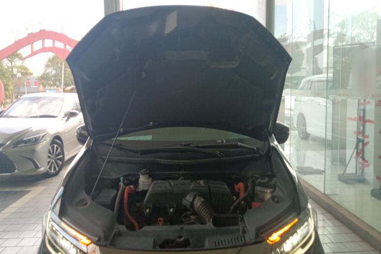 Used Honda Elysion 2022 2.0L eHEV Luxury First Edition Engine Bay