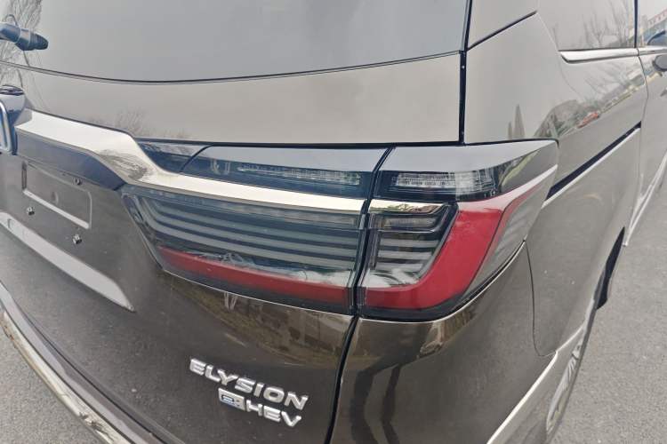 Used Honda Elysion 2022 2.0L eHEV Luxury First Edition Exterior 3
