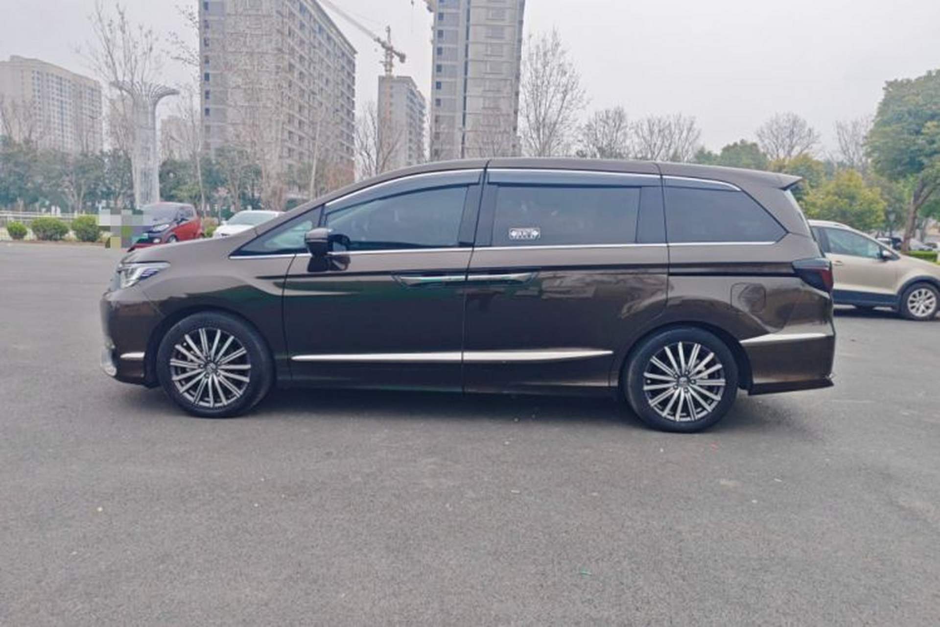 Used Honda Elysion 2022 2.0L eHEV Luxury First Edition Exterior 6