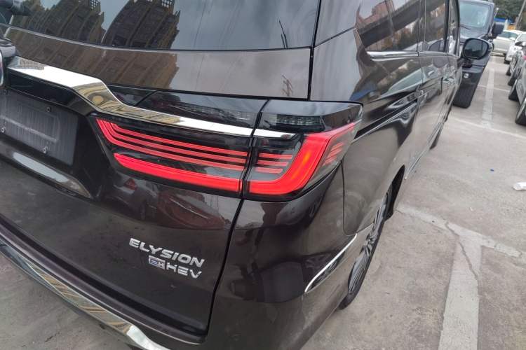 Used Honda Elysion 2022 2.0L eHEV Luxury Edition Exterior 6