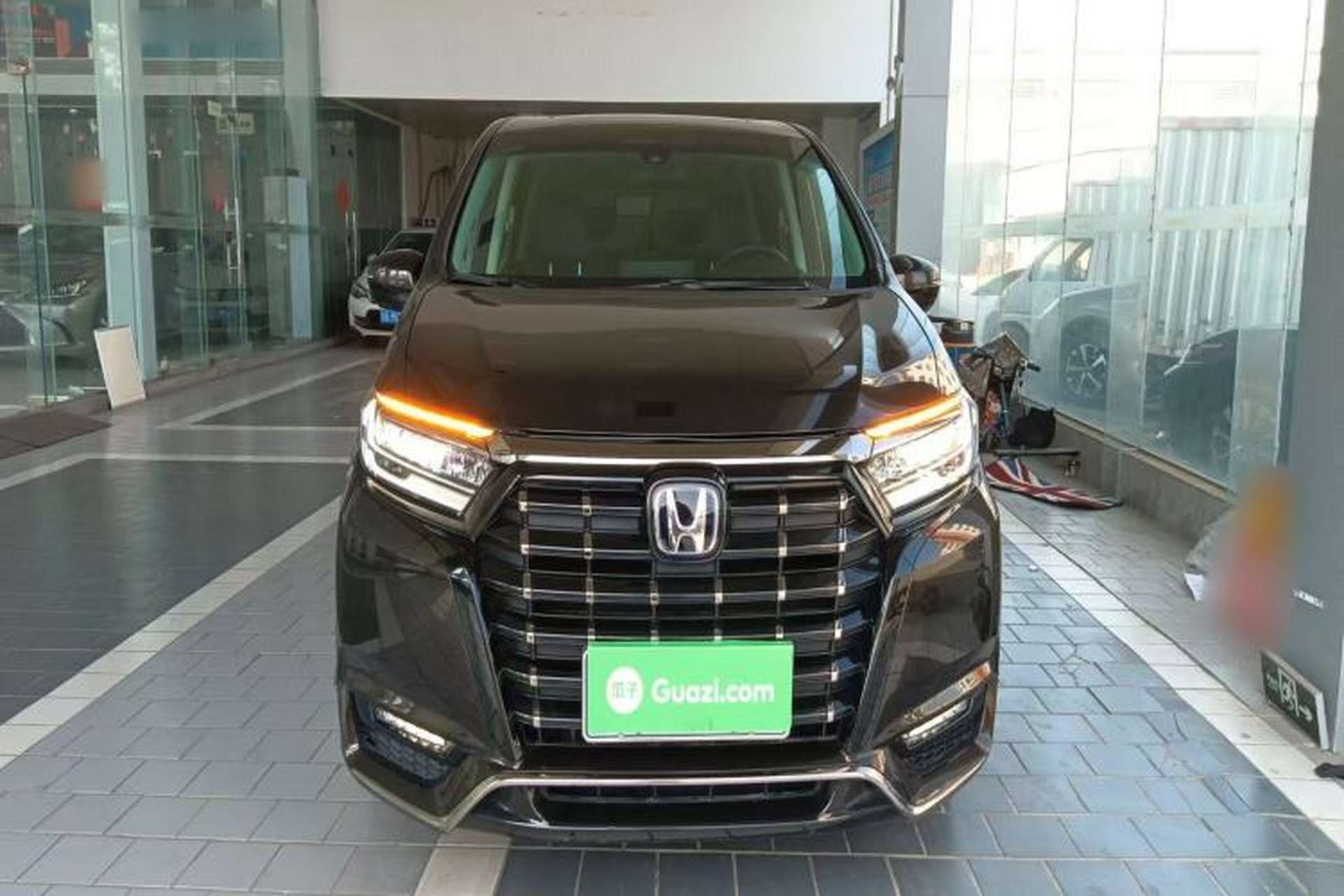 Used Honda Elysion 2022 2.0L eHEV Luxury First Edition Front