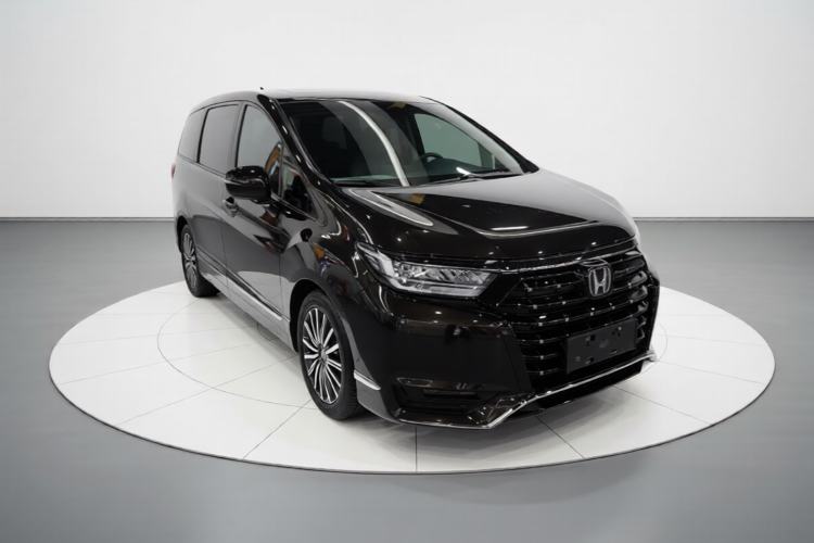 Used Honda Elysion 2022 2.0L eHEV Luxury Edition Front Right 45 Deg