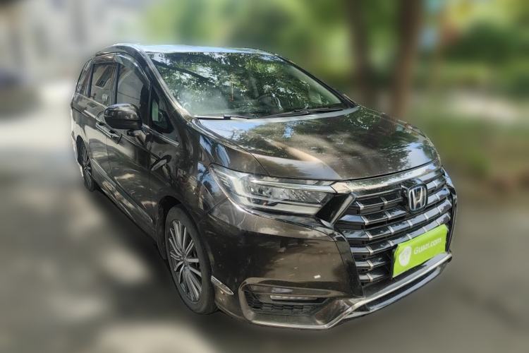 Used Honda Elysion 2022 2.0L eHEV Luxury First Edition Front Right 45 Deg
