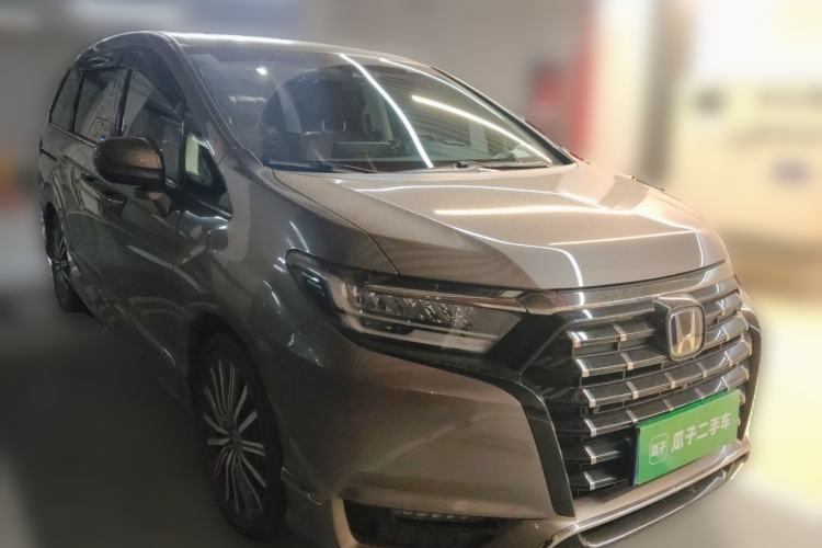 Used Honda Elysion 2022 2.0L eHEV Prestige Edition Front Right 45 Deg