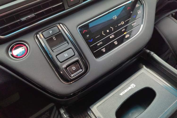 Used Honda Elysion 2022 2.0L eHEV Luxury Edition Gear Lever