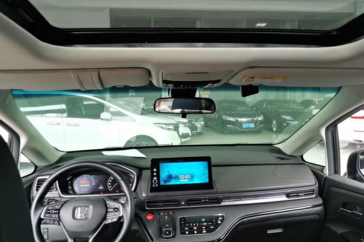 Used Honda Elysion 2022 2.0L eHEV Luxury First Edition Headliner
