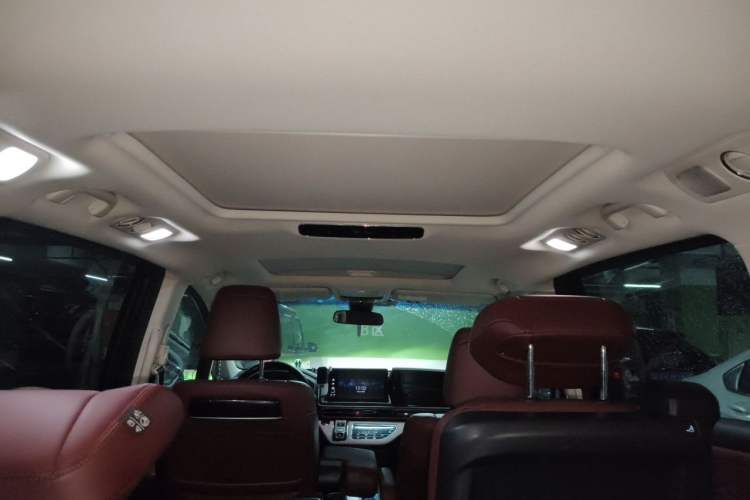 Used Honda Elysion 2022 2.0L eHEV Prestige Edition Headliner