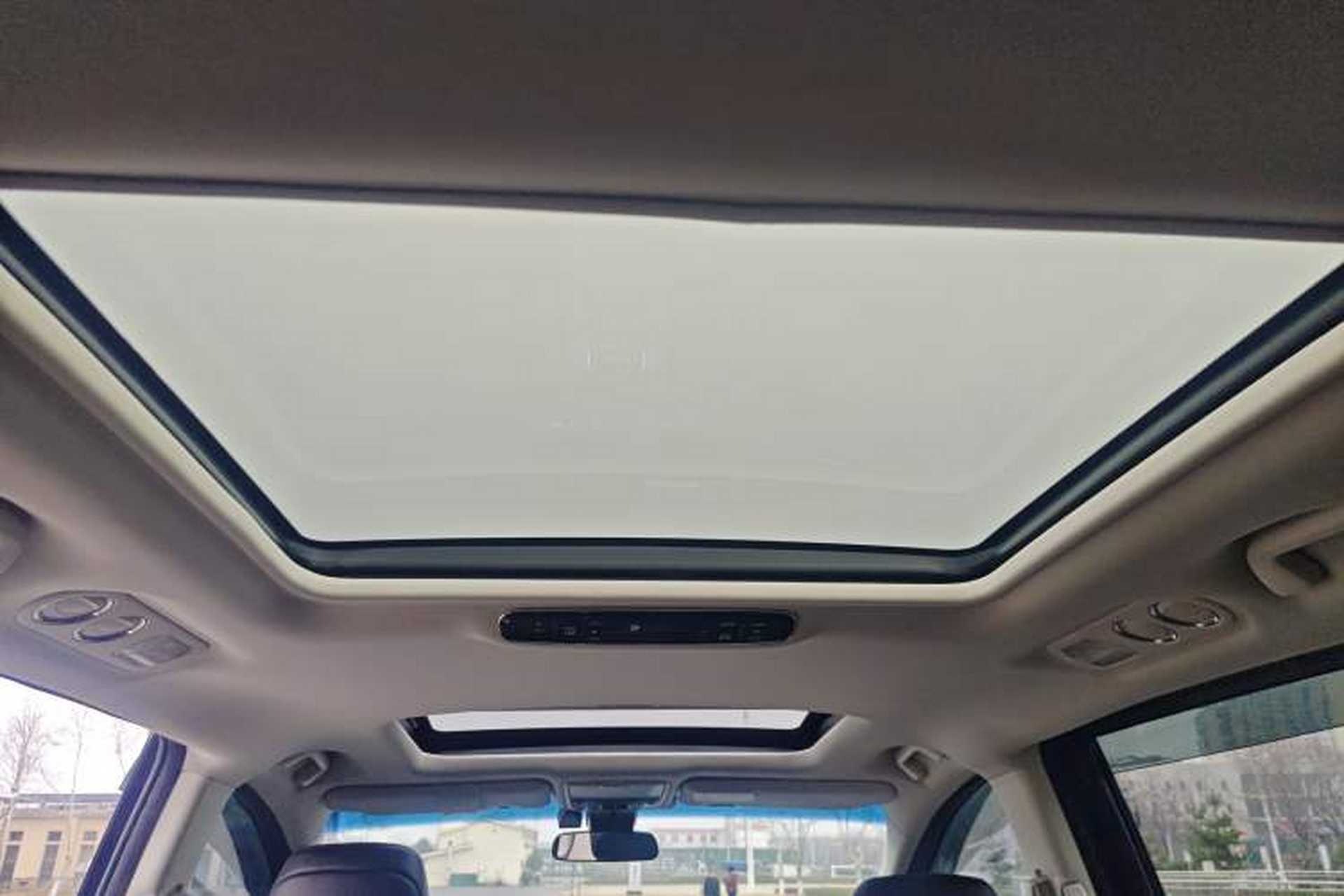 Used Honda Elysion 2022 2.0L eHEV Luxury First Edition Headliner