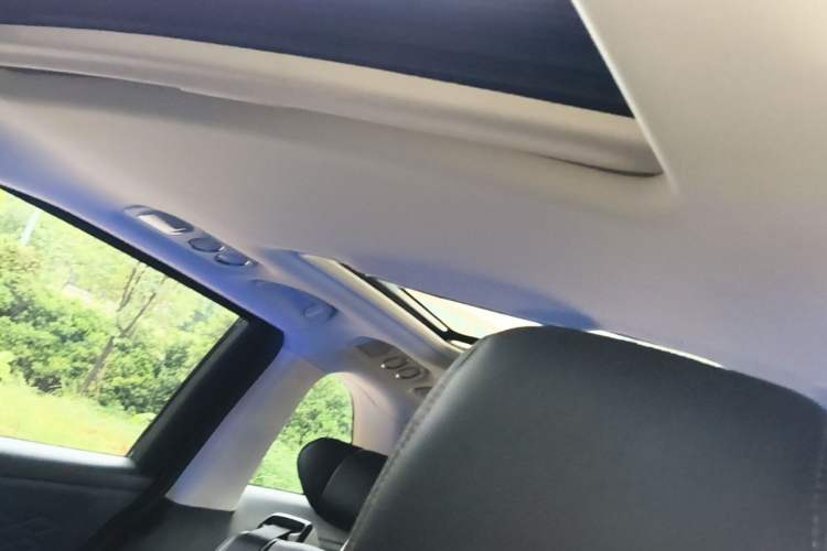Used Honda Elysion 2022 2.0L eHEV Luxury Edition Headliner