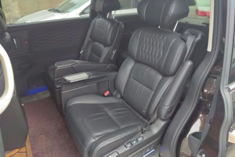 Used Honda Elysion 2022 2.0L eHEV Luxury Edition Interior 4