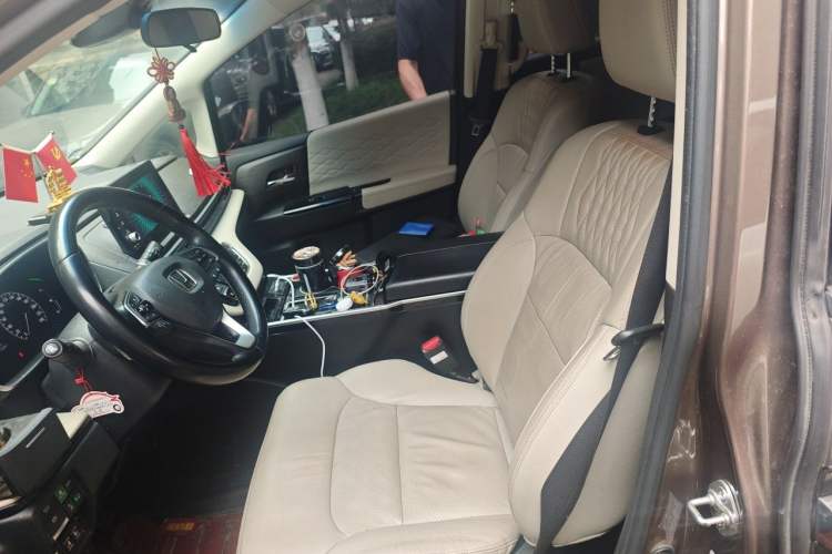 Used Honda Elysion 2022 2.0L eHEV Luxury Edition Left Front Seat