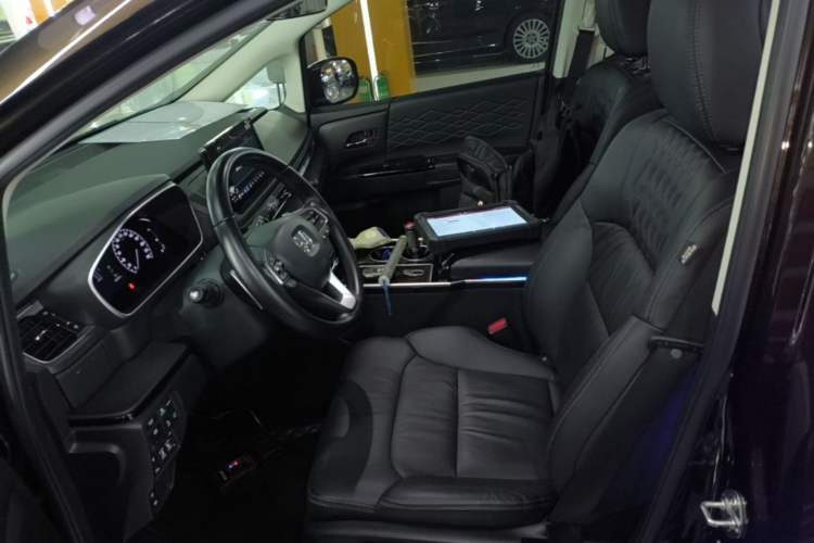 Used Honda Elysion 2022 2.0L eHEV Luxury Edition Left Front Seat