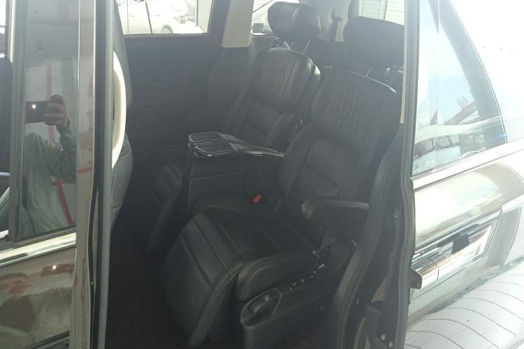 Used Honda Elysion 2022 2.0L eHEV Luxury First Edition Left Rear Seat