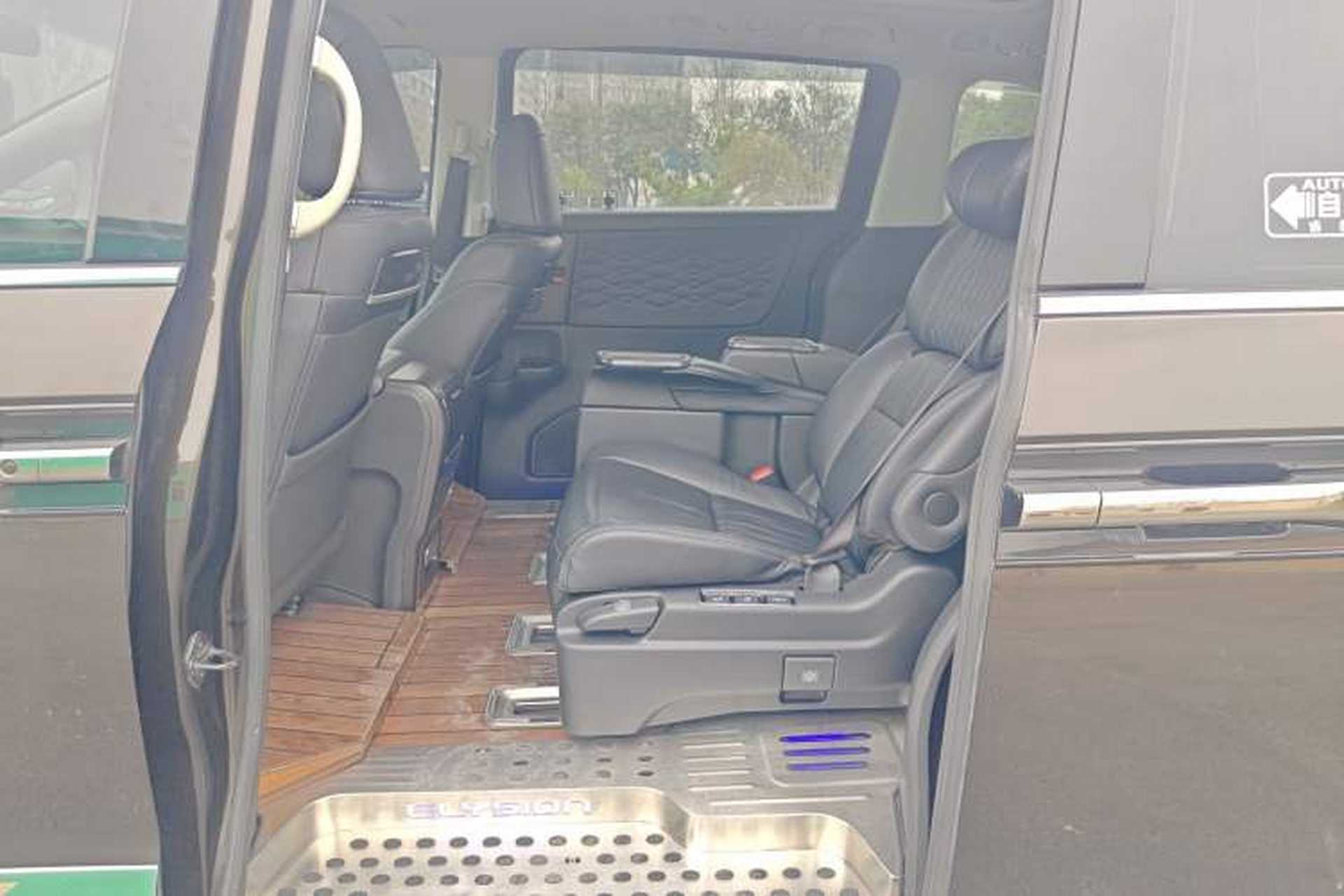 Used Honda Elysion 2022 2.0L eHEV Luxury First Edition Left Rear Seat