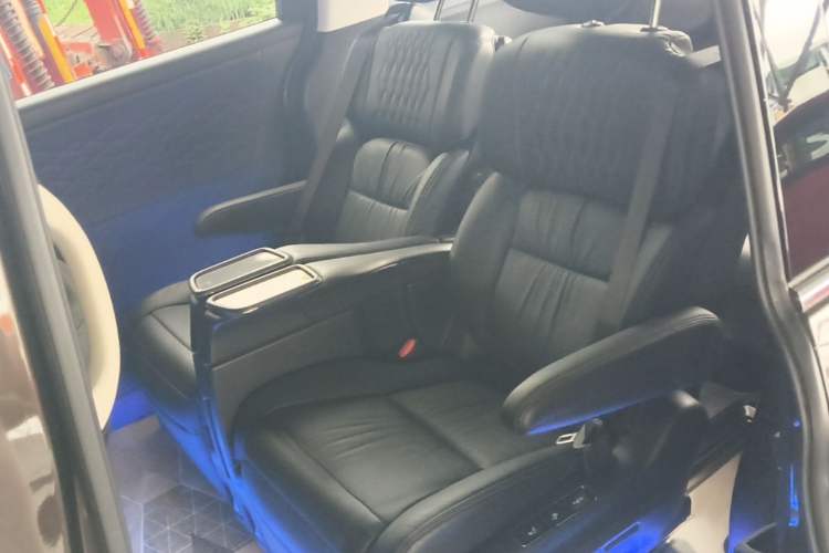 Used Honda Elysion 2022 2.0L eHEV Luxury Edition Left Rear Seat