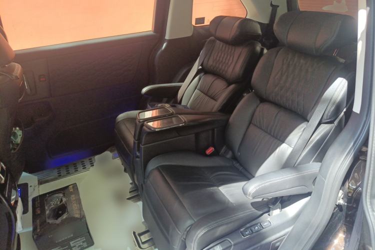 Used Honda Elysion 2022 2.0L eHEV Luxury Edition Left Rear Seat