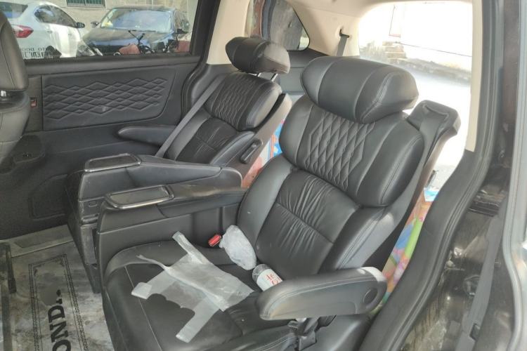 Used Honda Elysion 2022 2.0L eHEV Luxury First Edition Left Rear Seat