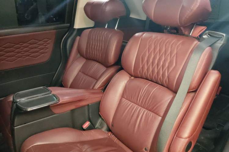Used Honda Elysion 2022 2.0L eHEV Prestige Edition Left Rear Seat