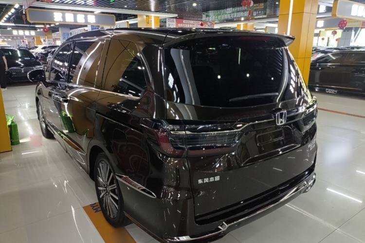 Used Honda Elysion 2022 2.0L eHEV Luxury Edition Rear Left 45 Deg