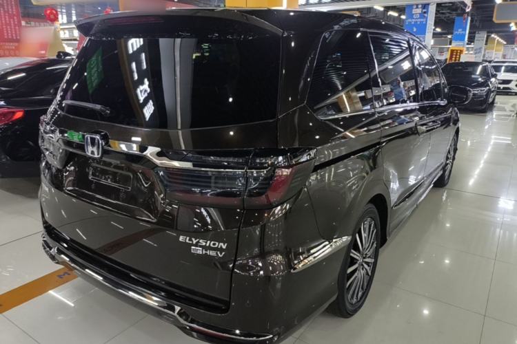 Used Honda Elysion 2022 2.0L eHEV Luxury Edition Rear Right 45 Deg