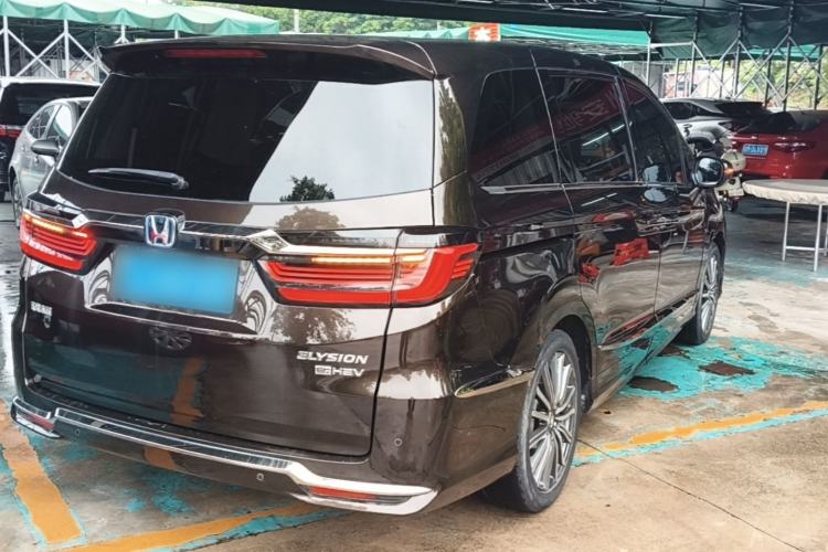 Used Honda Elysion 2022 2.0L eHEV Luxury Edition Rear Right 45 Deg