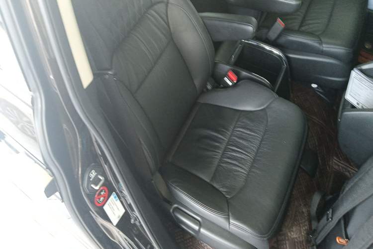 Used Honda Elysion 2022 2.0L eHEV Luxury First Edition Right Front Seat