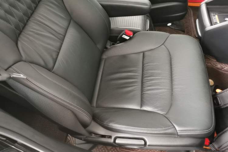 Used Honda Elysion 2022 2.0L eHEV Luxury First Edition Right Front Seat