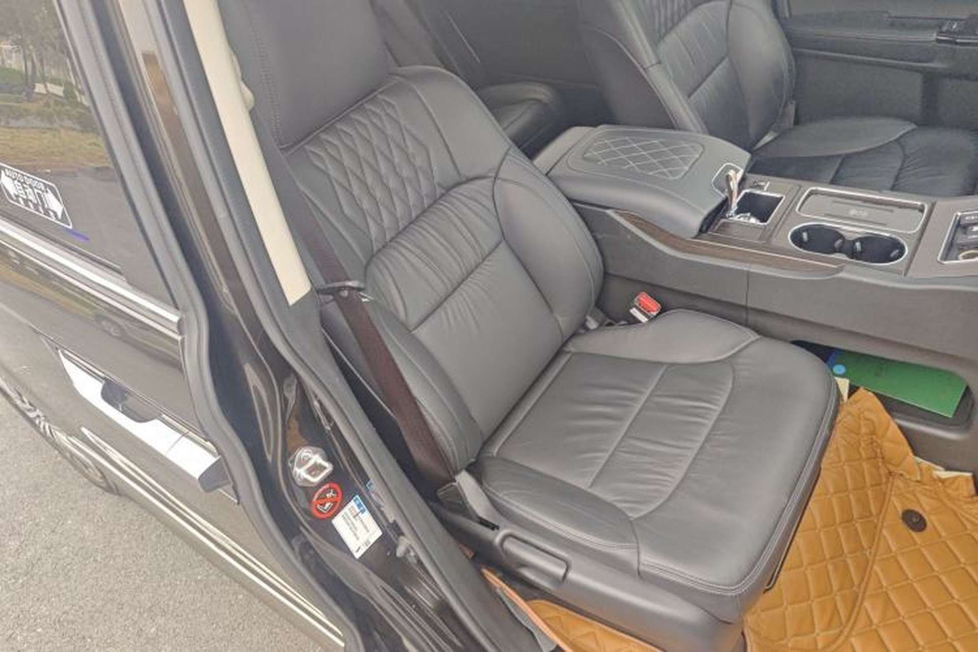 Used Honda Elysion 2022 2.0L eHEV Luxury First Edition Right Front Seat