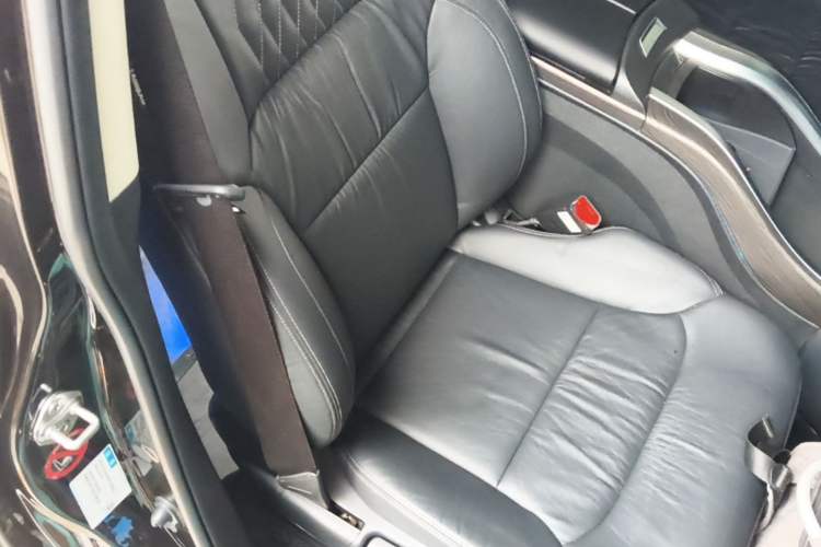 Used Honda Elysion 2022 2.0L eHEV Luxury Edition Right Front Seat