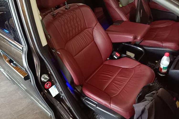 Used Honda Elysion 2022 2.0L eHEV Prestige Edition Right Front Seat