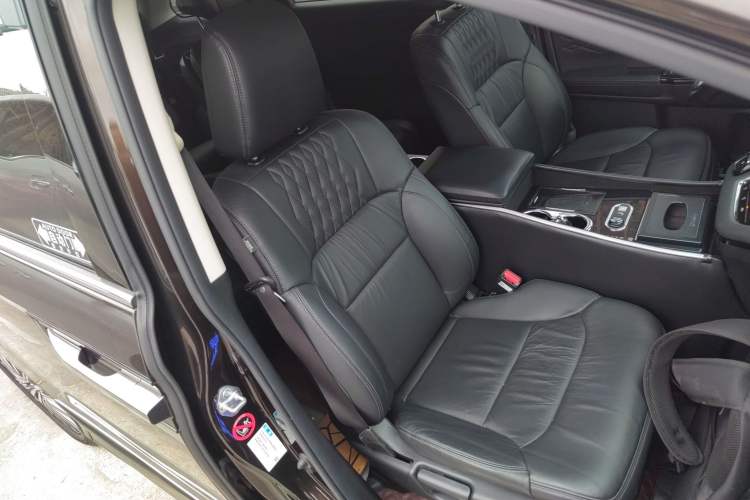 Used Honda Elysion 2022 2.0L eHEV Luxury Edition Right Front Seat